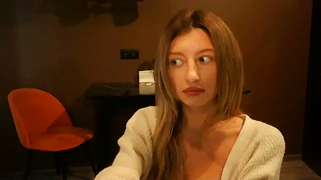 Snapshot of Miralyn chatting on 09/27/25, 02:44 Miralyn online show from 09/27/25, 02:44