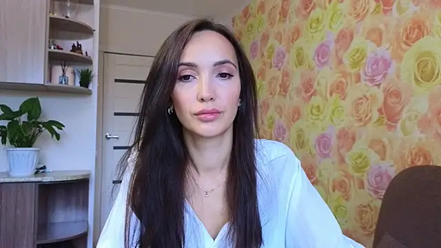 Lillian-Clark online show from 10/24/25, 04:42