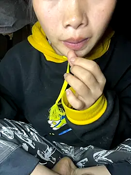 Snapshot of Van_xx chatting on 11/13/25, 01:59 Van xx online show from 11/13/25, 01:59