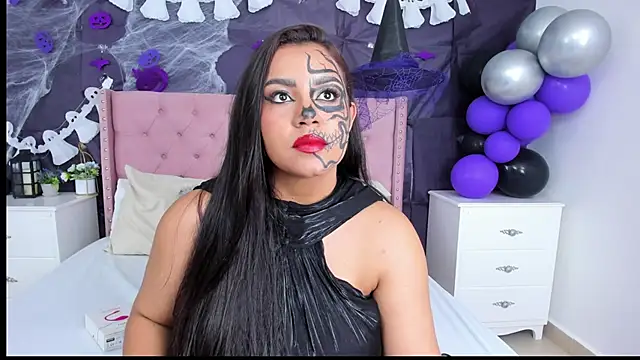 Snapshot of SienaWild chatting on 11/01/25, 06:04 SienaWild online show from 11/01/25, 06:04