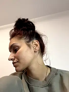 Snapshot of EllaBlowy chatting on 10/01/25, 09:26 EllaBlowy online show from 10/01/25, 09:26