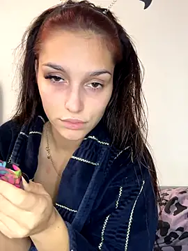 Snapshot of EllaBlowy chatting on 10/03/25, 09:39 EllaBlowy online show from 10/03/25, 09:39