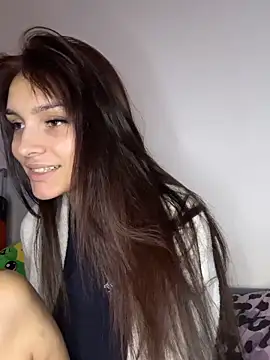 Snapshot of EllaBlowy chatting on 10/04/25, 01:14 EllaBlowy online show from 10/04/25, 01:14