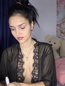 Snapshot of EllaBlowy chatting on 12/03/25, 08:45 EllaBlowy online show from 12/03/25, 08:45