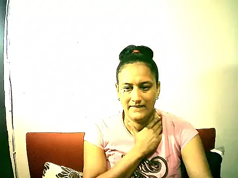 Snapshot of Indiansexyboobs18 chatting on 12/04/25, 08:23 Indiansexyboobs18 online show from 12/04/25, 08:23