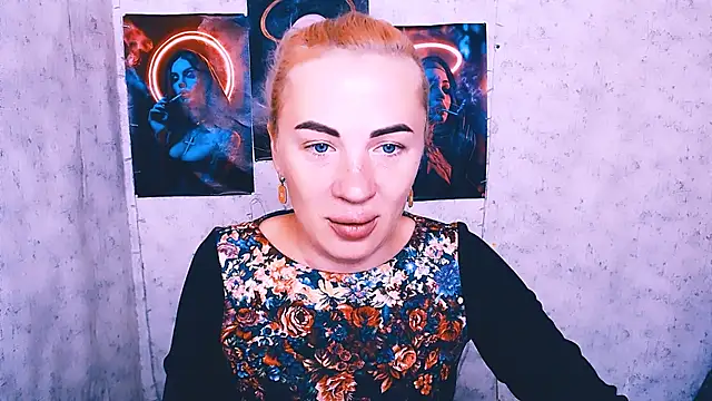 EmmaCat  online show from 10/07/25, 04:09