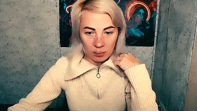 EmmaCat  online show from 10/22/25, 05:19