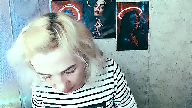 EmmaCat  online show from 11/01/25, 07:32