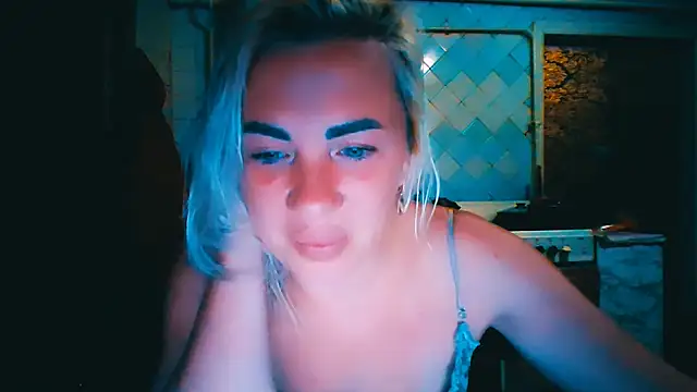 Snapshot of EmmaCat_ chatting on 06/26/26, 06:45 EmmaCat online show from 06/26/26, 06:45