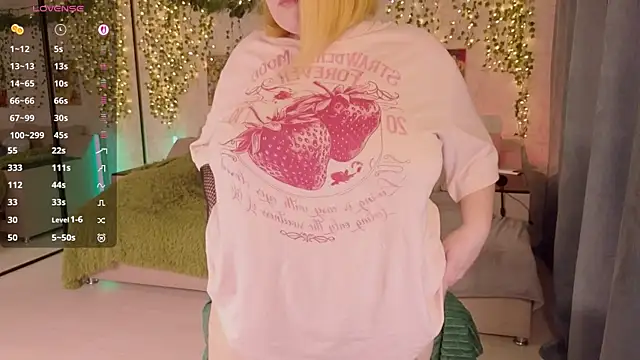 Snapshot of Aki_nohana chatting on 09/29/25, 12:32 Aki nohana online show from 09/29/25, 12:32