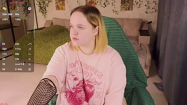 Snapshot of Aki_nohana chatting on 10/22/25, 01:33 Aki nohana online show from 10/22/25, 01:33