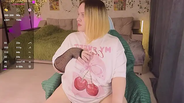 Snapshot of Aki_nohana chatting on 11/03/25, 11:00 Aki nohana online show from 11/03/25, 11:00