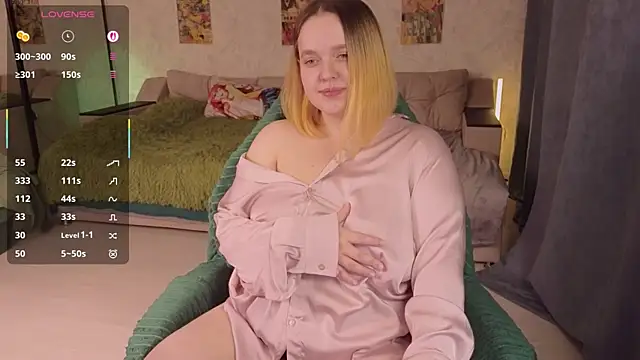 Snapshot of Aki_nohana chatting on 11/09/25, 12:47 Aki nohana online show from 11/09/25, 12:47