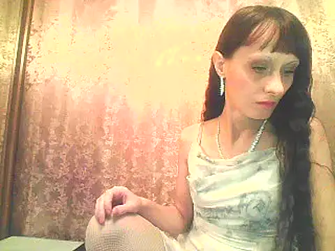 Snapshot of Irivana chatting on 12/21/25, 07:21 Irivana online show from 12/21/25, 07:21