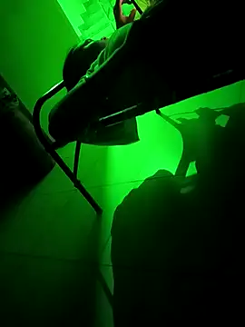 Snapshot of meenahotdarling chatting on 09/15/25, 04:40 meenahotdarling online show from 09/15/25, 04:40