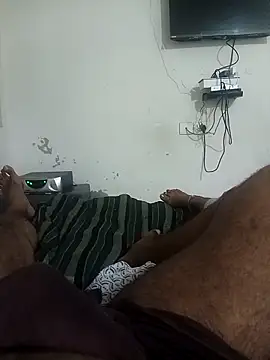 Snapshot of meenahotdarling chatting on 09/20/25, 04:41 meenahotdarling online show from 09/20/25, 04:41