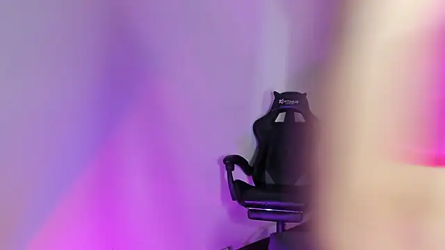 Snapshot of chiky_williams chatting on 09/20/25, 12:39 chiky williams online show from 09/20/25, 12:39