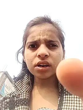 Snapshot of Saloni-Gupta chatting on 12/21/25, 08:10 Saloni-Gupta online show from 12/21/25, 08:10