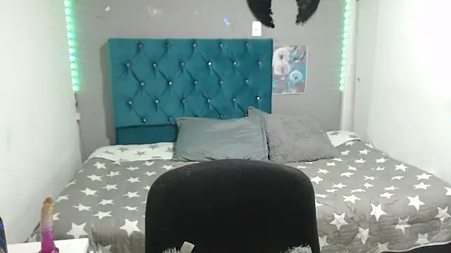 Snapshot of mia_sexgirl chatting on 05/26/26, 12:23 mia sexgirl online show from 05/26/26, 12:23