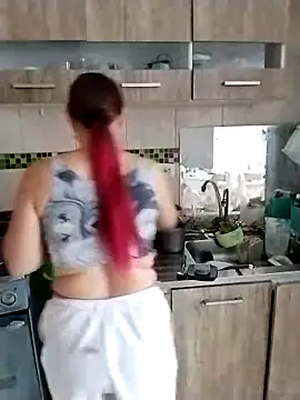 LaraCaliente online show from 03/03/26, 12:11