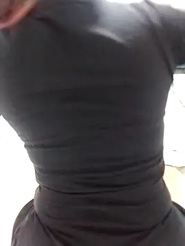 LaraCaliente online show from 04/14/26, 02:06