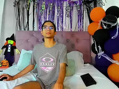 EthanBlackwoodd online show from 11/01/25, 07:16