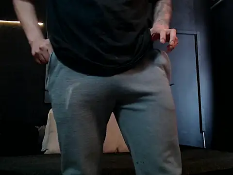 RichardMilleer online show from 10/23/25, 02:16