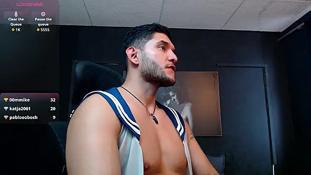 Snapshot of RichardMilleer chatting on 01/05/26, 05:27 RichardMilleer online show from 01/05/26, 05:27