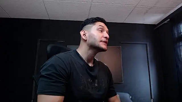 Snapshot of RichardMilleer chatting on 01/14/26, 02:23 RichardMilleer online show from 01/14/26, 02:23