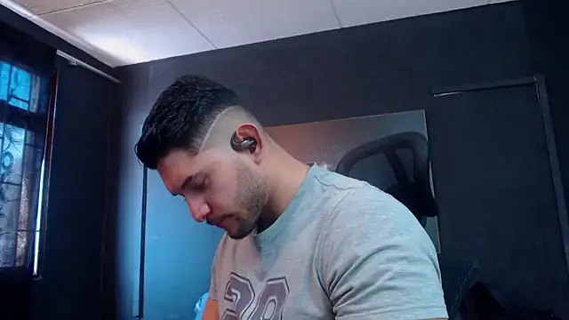 Snapshot of RichardMilleer chatting on 02/10/26, 01:48 RichardMilleer online show from 02/10/26, 01:48