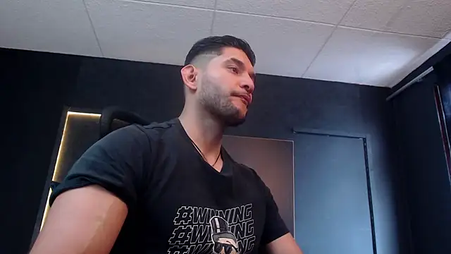 Snapshot of RichardMilleer chatting on 02/12/26, 02:23 RichardMilleer online show from 02/12/26, 02:23