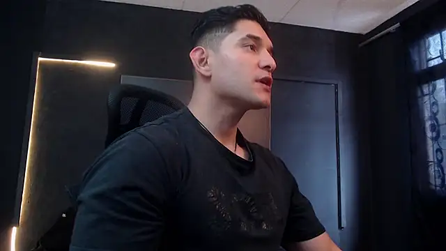 Snapshot of RichardMilleer chatting on 02/17/26, 01:51 RichardMilleer online show from 02/17/26, 01:51