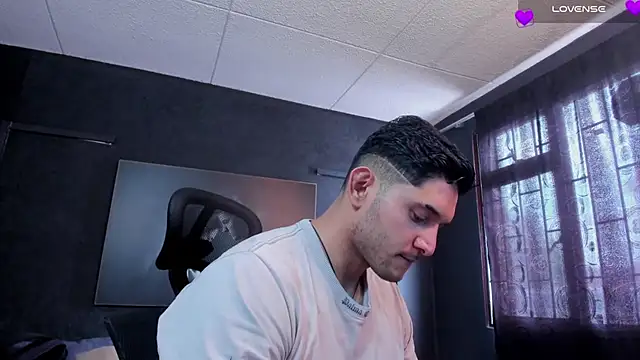 Snapshot of RichardMilleer chatting on 03/14/26, 04:45 RichardMilleer online show from 03/14/26, 04:45