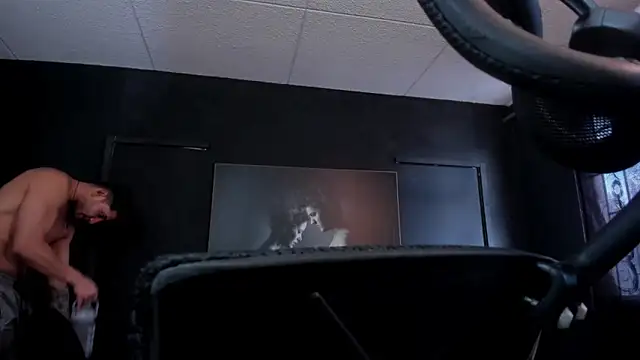 Snapshot of RichardMilleer chatting on 03/21/26, 04:32 RichardMilleer online show from 03/21/26, 04:32