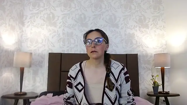 Snapshot of Ava_Raye chatting on 12/05/25, 07:32 Ava Raye online show from 12/05/25, 07:32