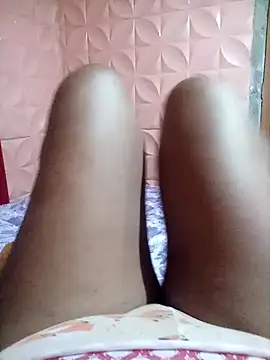 Snapshot of Rosabela04 chatting on 10/14/25, 12:11 Rosabela04 online show from 10/14/25, 12:11