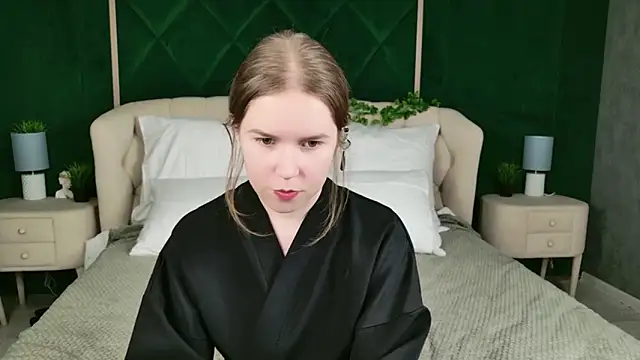 Alida Brice online show from 12/04/25, 03:32