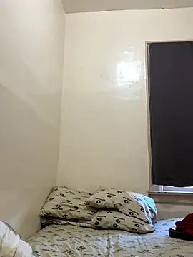 LeoPR00 online show from 10/27/25, 02:32