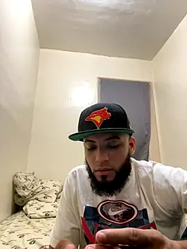 LeoPR00 online show from 11/17/25, 05:24