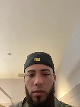 LeoPR00 online show from 12/01/25, 12:26