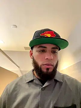 LeoPR00 online show from 12/19/25, 01:45