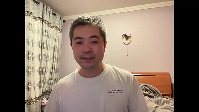 Snapshot of Mr_Dog chatting on 09/27/25, 01:05 Mr Dog online show from 09/27/25, 01:05