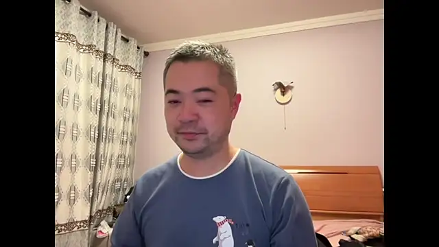 Snapshot of Mr_Dog chatting on 10/18/25, 04:41 Mr Dog online show from 10/18/25, 04:41