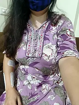 Snapshot of sassy_aly007 chatting on 09/20/25, 01:45 sassy aly007 online show from 09/20/25, 01:45