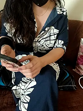 Snapshot of sassy_aly007 chatting on 10/30/25, 09:55 sassy aly007 online show from 10/30/25, 09:55