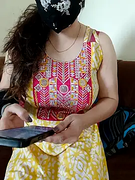 Snapshot of sassy_aly007 chatting on 11/06/25, 06:47 sassy aly007 online show from 11/06/25, 06:47