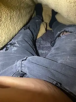 Snapshot of RangingWarranty chatting on 11/30/25, 01:59 RangingWarranty online show from 11/30/25, 01:59