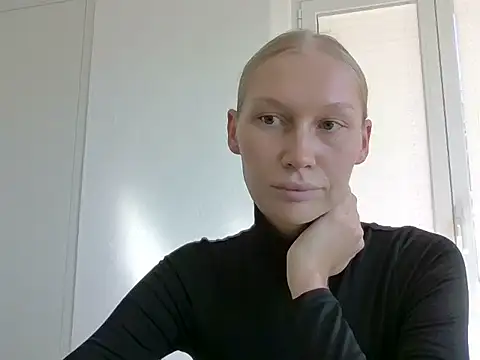 Snapshot of Nirveth chatting on 10/07/25, 12:02 Nirveth online show from 10/07/25, 12:02