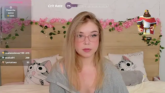 Snapshot of Lilith_Bonheur chatting on 09/21/25, 05:58 Lilith Bonheur online show from 09/21/25, 05:58