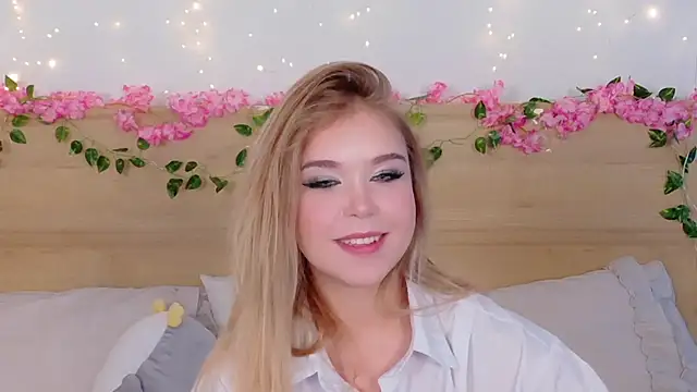 Snapshot of Lilith_Bonheur chatting on 11/02/25, 10:12 Lilith Bonheur online show from 11/02/25, 10:12